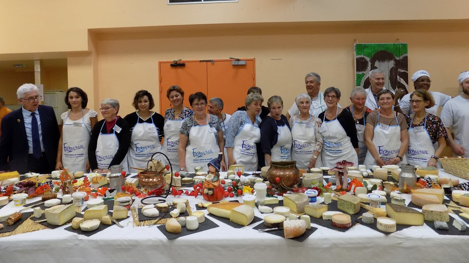 FROMONVAL-FRANCE <br> CONCOURS DES FROMAGES