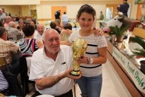 Concours Fromonval France remise trophée enfants