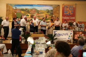 Concours Fromonval France remise trophée groupe